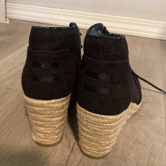 Toms Wedge Laced Booties - Picture 5 of 7